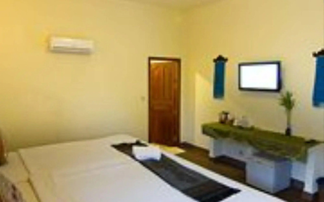 G Eleven Hotel