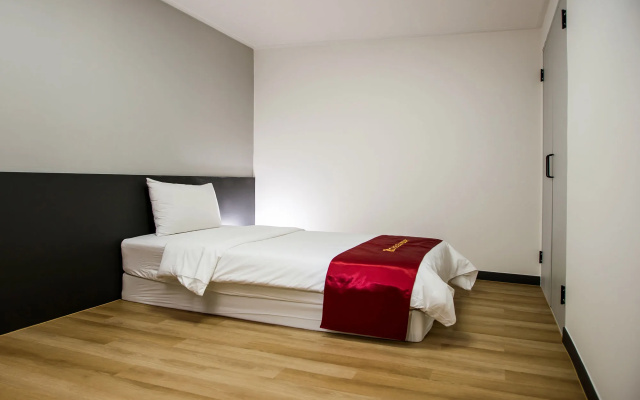 Whinstone Hotel and Resort