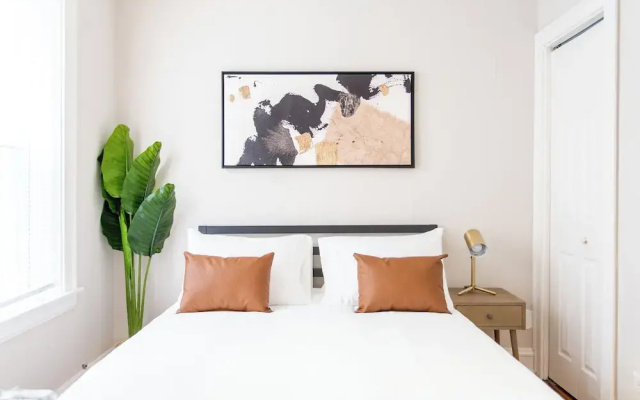 Nice 1BR Spot - Eastwood rep