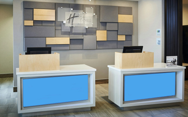 Holiday Inn Express Sarnia - Point Edward by IHG