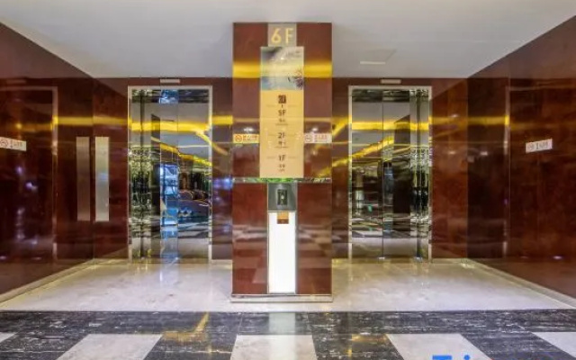 Palace Hotel (Yongfeng South Subway Station)