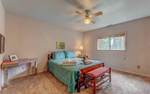Schaffer Scherenity - One Bedroom Cabin with Hot Tub