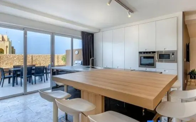 Hygge - 4 bedrooms (sleeps 8+2 kids) Xaghra village