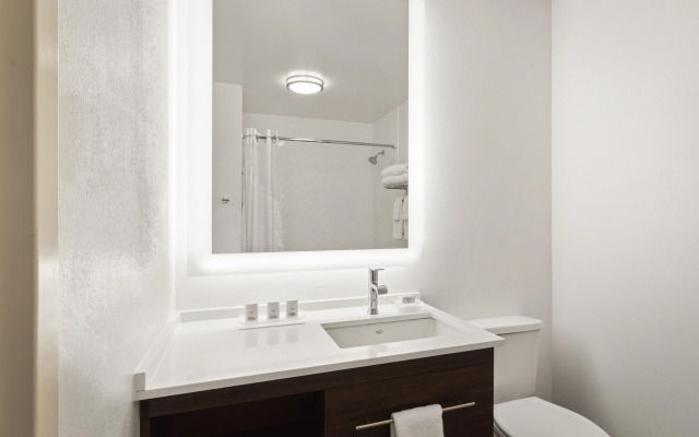 Holiday Inn & Suites Bothell by IHG