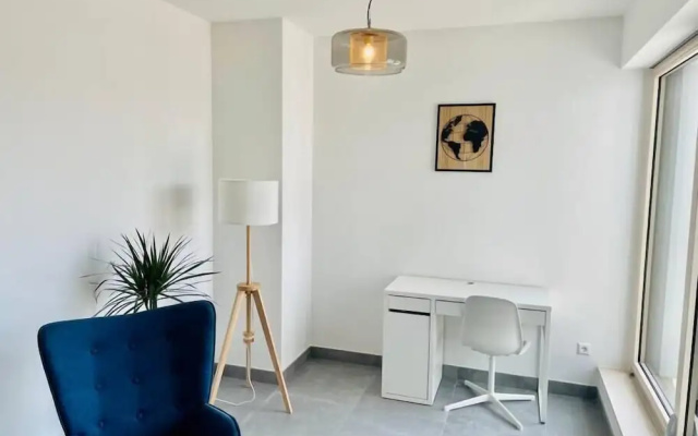 2 bedrooms with Terrace and Parking