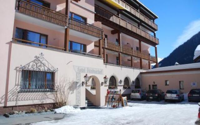 Отель Bündnerhof Швейцария, Давос - отзывы, цены и фото номеров - забронировать отель Bündnerhof онлайн вид на фасад