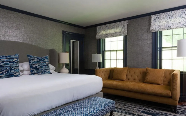 Captain Fairfield Inn