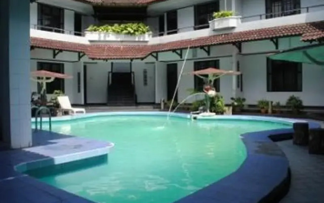 Arumbai Hotel