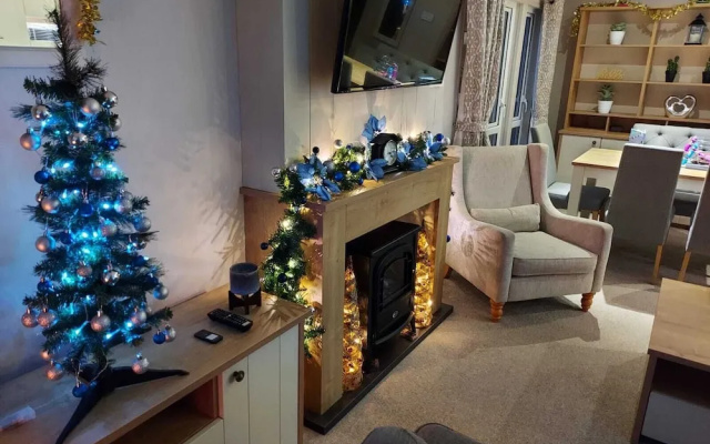 Cayton Pines Lodge at Cayton Bay Holiday Park
