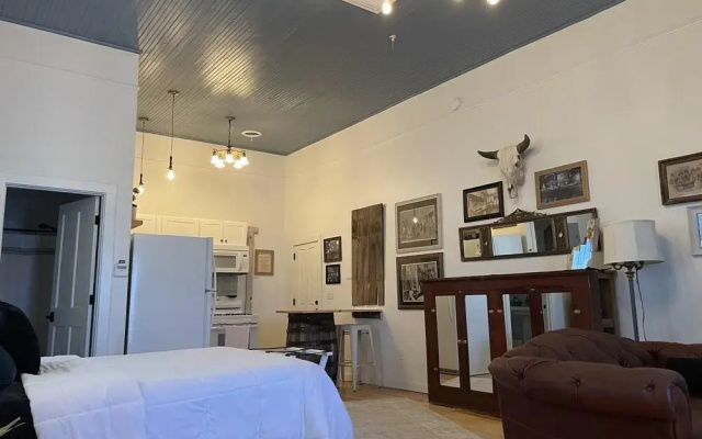 Painted Lady Bed & Brew