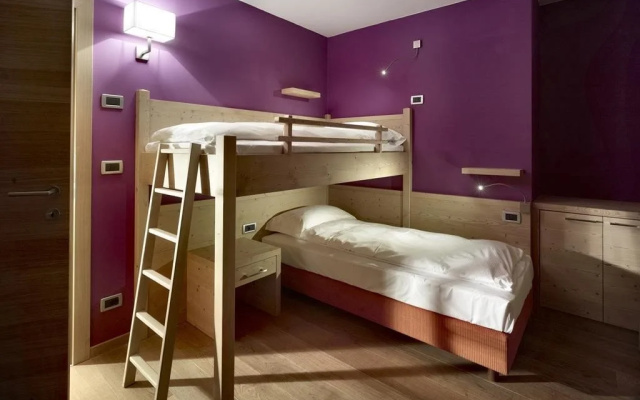 Residence Color Home