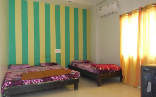 Shri Radhe Krishna Hotel