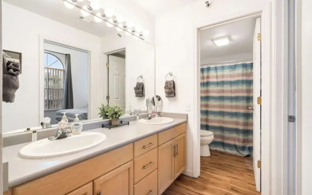 Peaceful Lakeview Escape - For 6