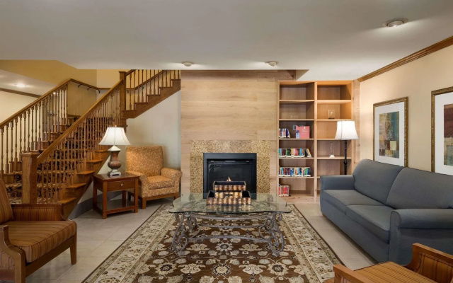 Country Inn & Suites by Radisson, Owatonna, MN