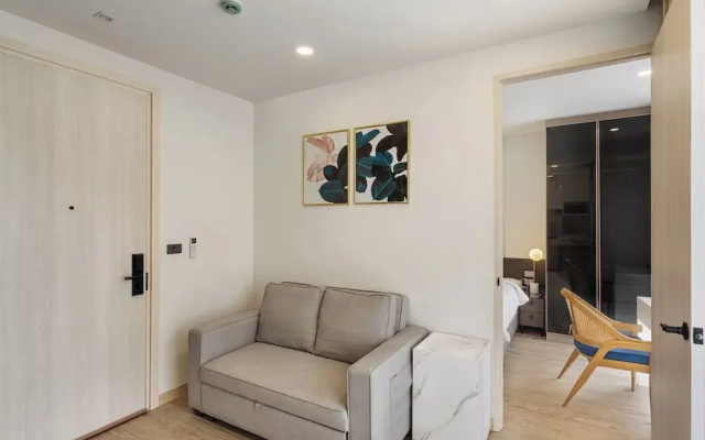 One bedroom Palmetto Condo Karon A309