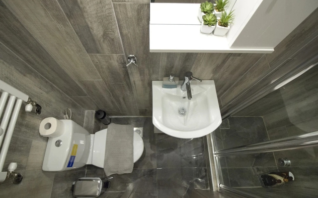 FLOW - White Tower Two Bedroom Suite