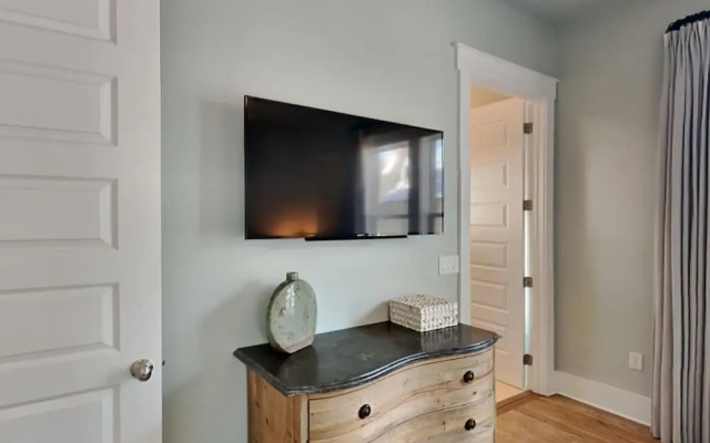 Green Wave by Southern Vacation Rentals