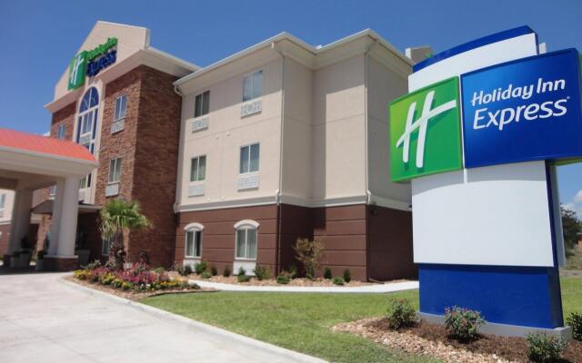 Отель Holiday Inn Express Kenedy Кенеди вид на фасад
