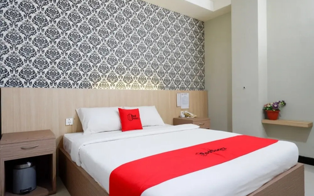 Reddoorz Plus Near Rs Hermina Kendari