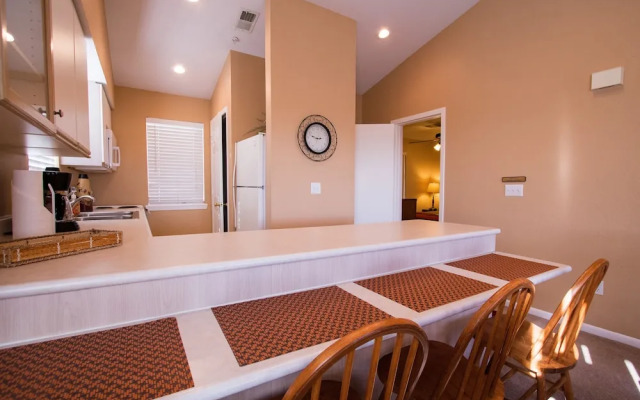 Overlook Grove - 2 Br Condo