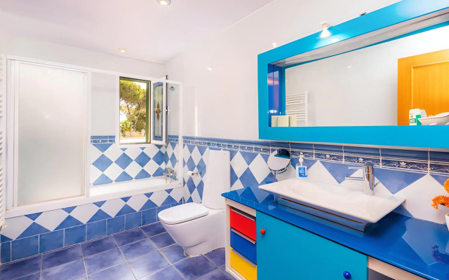 Villa in Tolleric With Private Pool