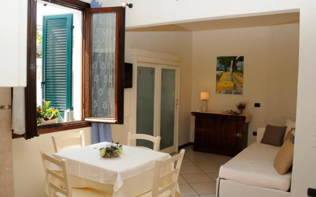 Bs-i633-viem71a1 - Arcimboldo House 2 2