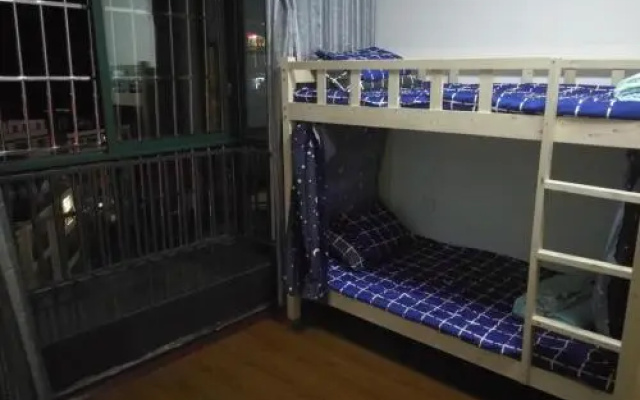 80 Youth Hostel