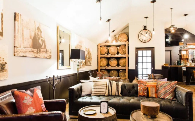Hillside Boutique Hotel