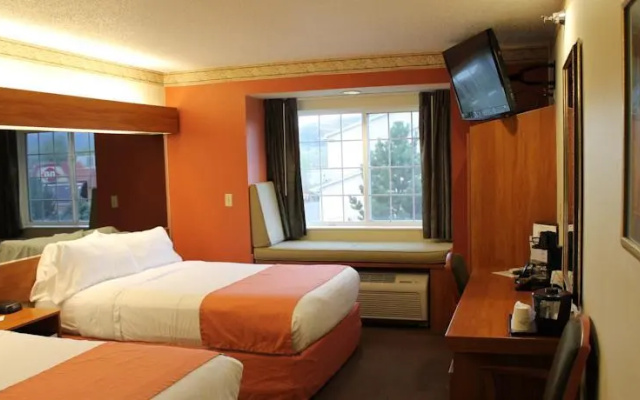 Microtel Inn & Suites Raton