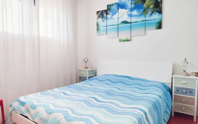 Comfy Apartment With Pool Access