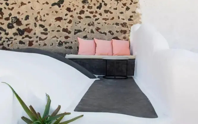 Two Bedroom Villa With Private Indoor Cave Pool