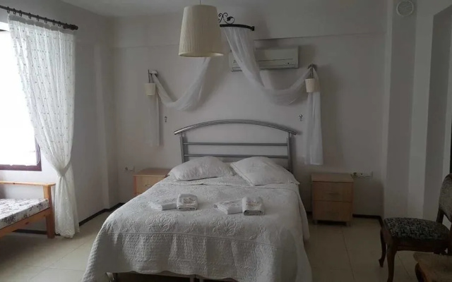 Queen Nano Hotel