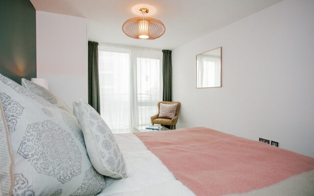 Отель Modern 2 Bedroom Flat In Greenwich комната для гостей