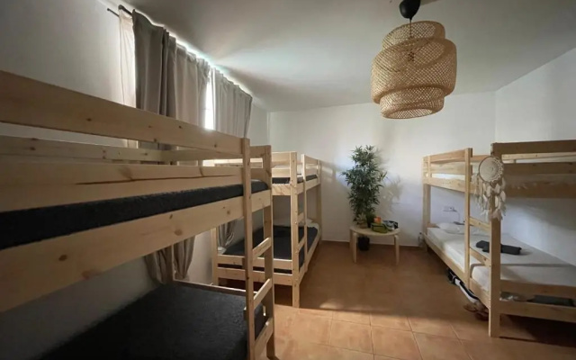 BeDreamer Surf House - Villa with Swimmingpool & Bbq