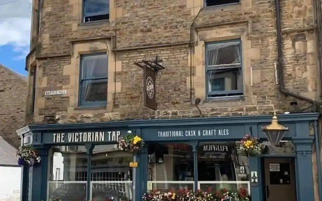 OYO The Victorian Cap