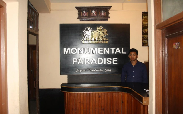 Monumental Paradise Lodge