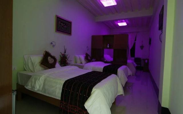 Deluxe Hotel