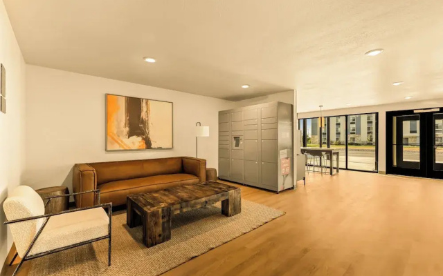 LivAway Suites Seattle-Renton