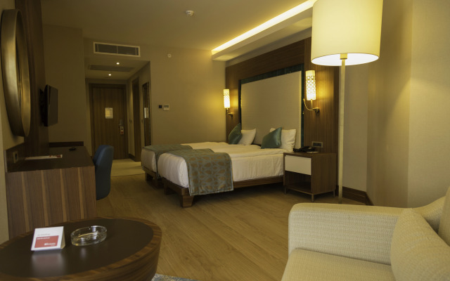 Ramada Hotel & Suites by Wyndham Kusadasi
