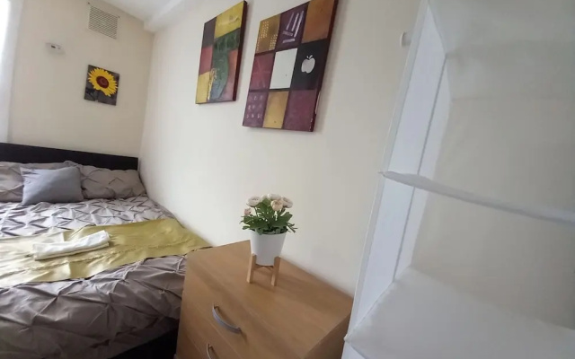 Lovely 1- Double Bed Studio in London