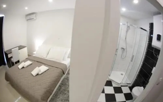 365 Rooms