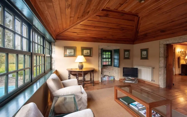 Cozy Mansion in Ponte de Lima With Pool