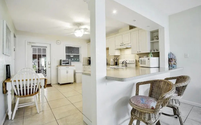 Bay Breeze Bungalow