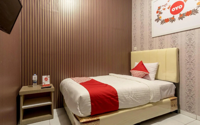 OYO 359 Executive Inn