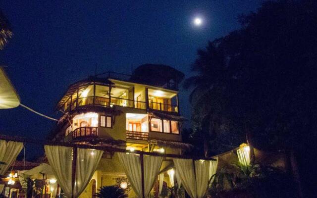Hotel Villas Las Azucenas вид на фасад