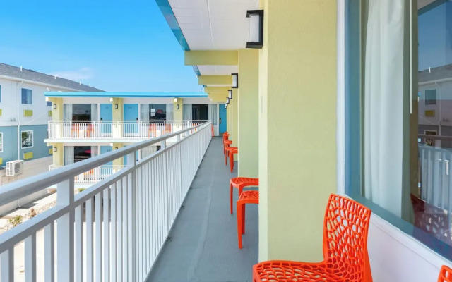 Tropicana Motel