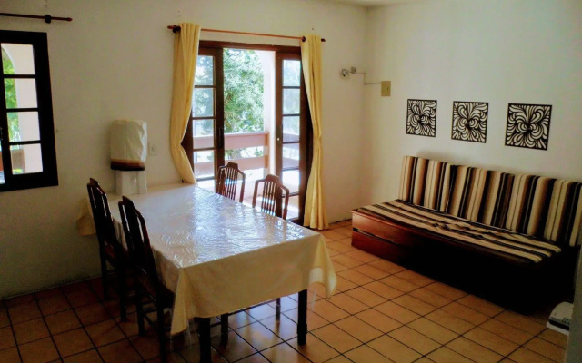Ingleses Residence