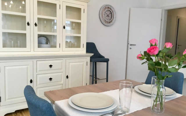 White Vintage Park View Apartment