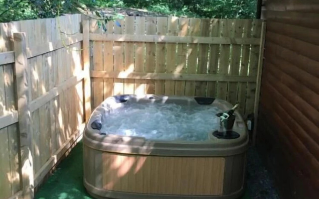 Wren 23 Hot Tub
