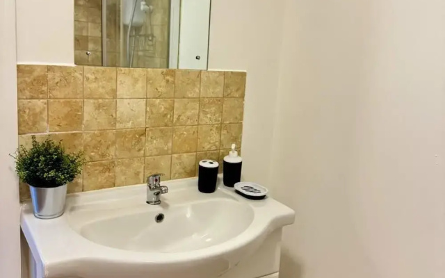 Central London Trendy Apartment